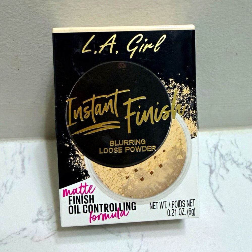 L.A. Girl Instant Finish Loose Powder Light, Blurring Matte Oil Control 0.21 oz